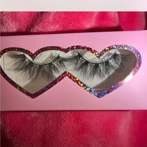 Dramatic Black False Eyelashes